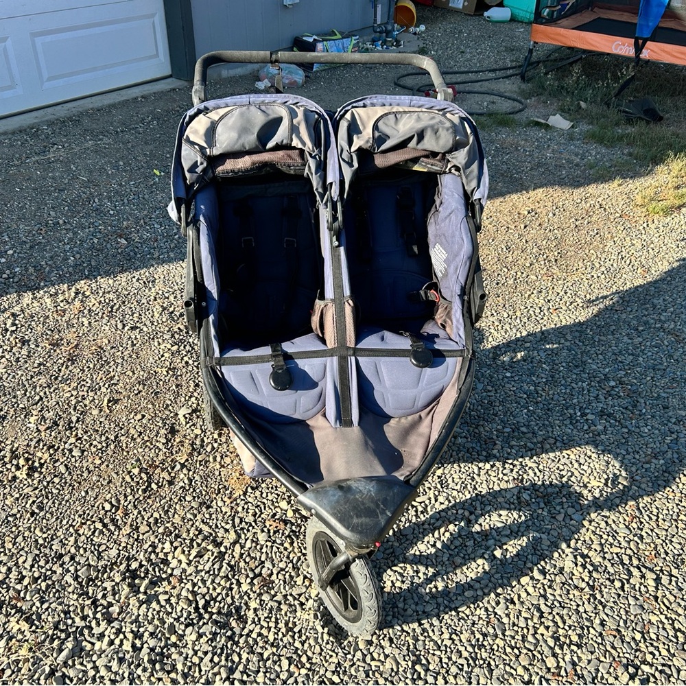 BOB Double Stroller - Picture 3 of 8